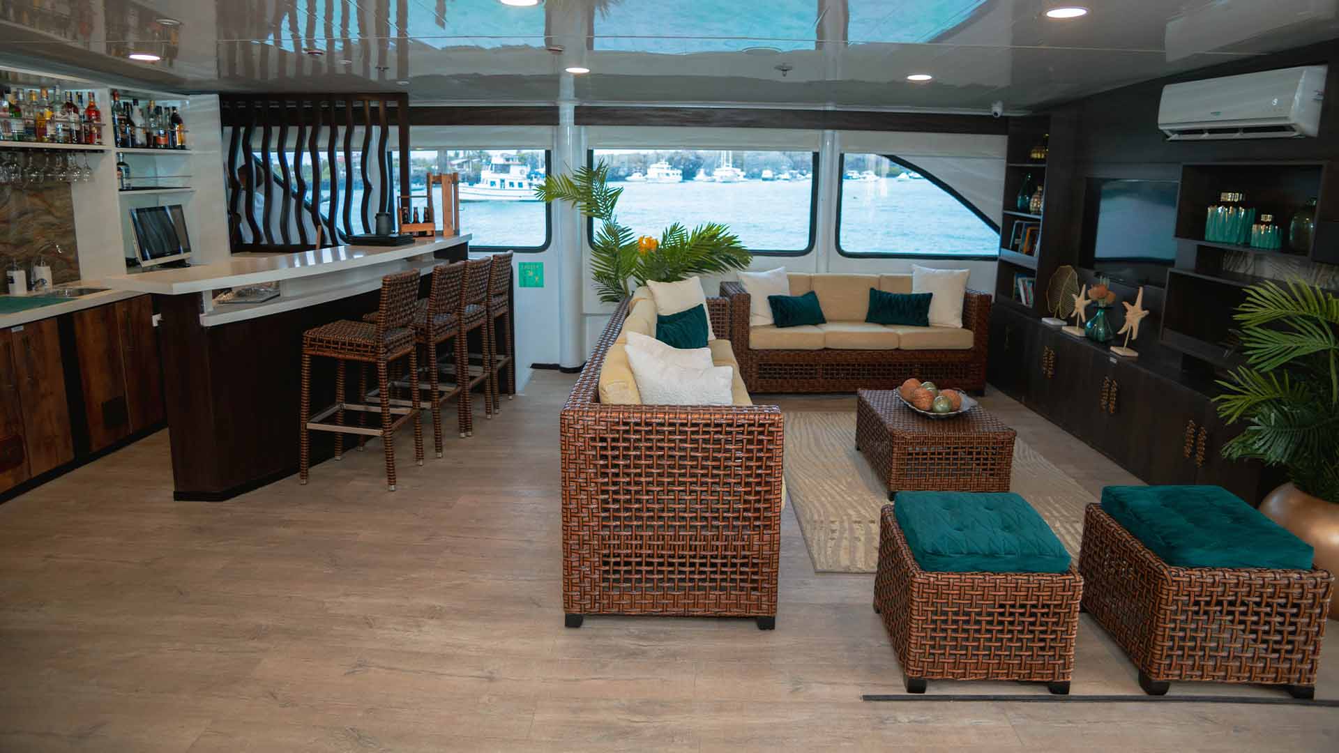 Facilities Slide Ecogalaxy Catamaran - Galaxy Cruises