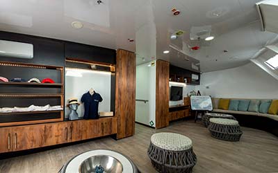 Diapositivas de areas sociales Ecogalaxy Catamaran - Galaxy Cruises